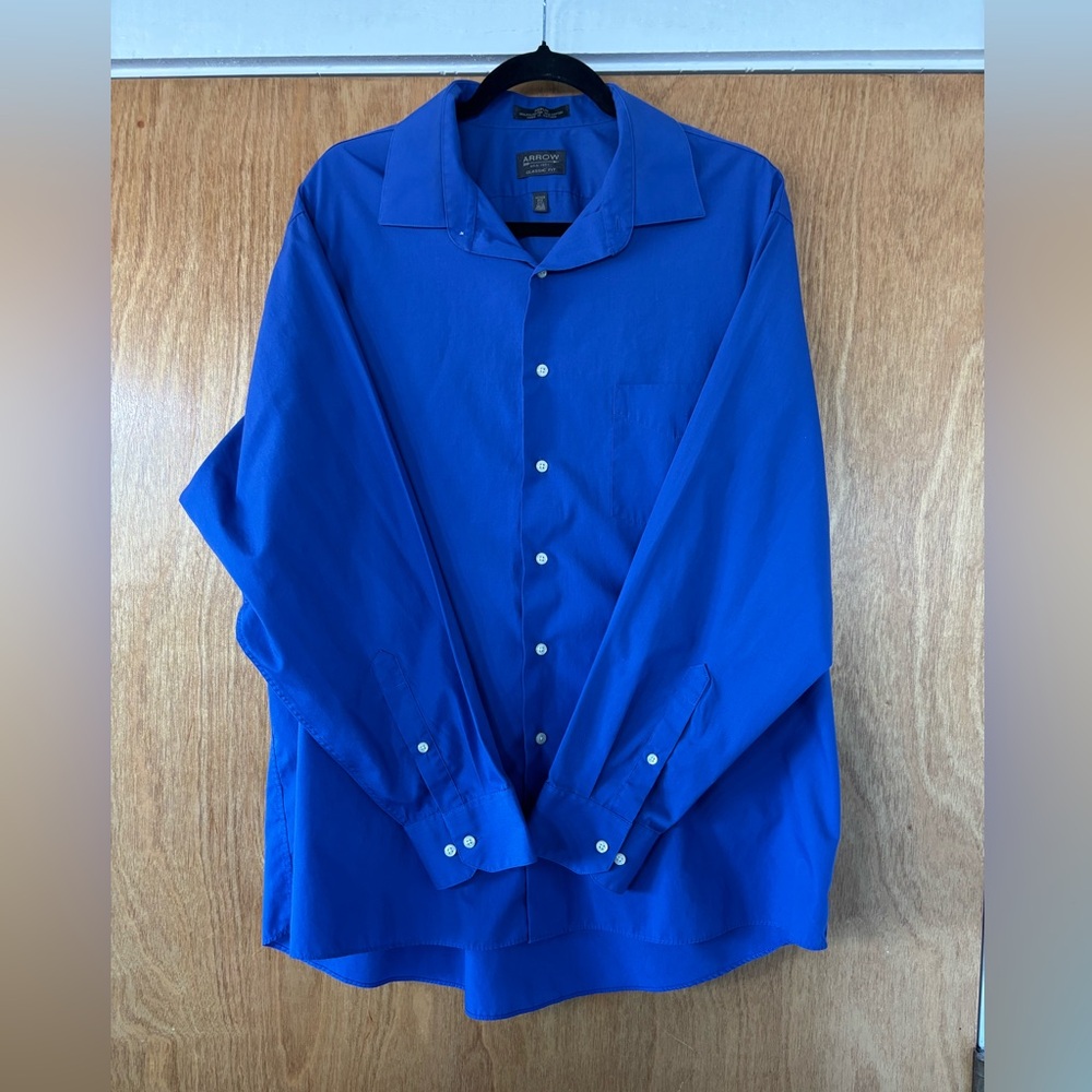 Arrow Men's Vibrant Blue Classic Fit Button-Down Shirt